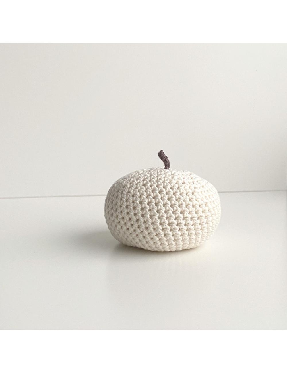 Crocheted decoration apple | creamtest